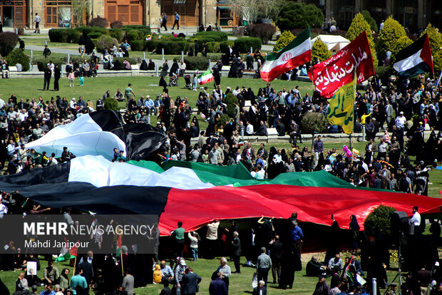 راهپیمایی متفاوت قدس  با پیامی از خونخواهی فرمانده سپاه اصفهانی