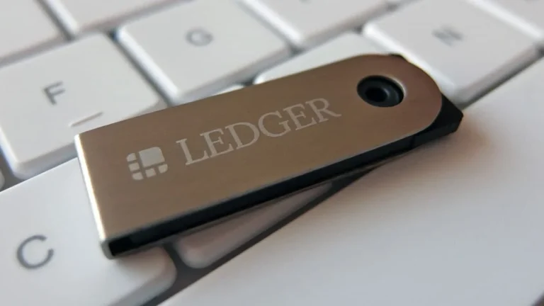 کیف پول سخت افزاری لجر نانو ایکس ا Ledger Nano X