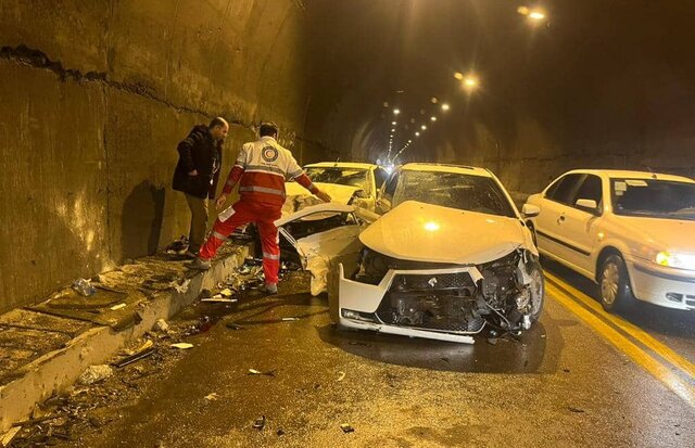 ۱۷ مصدوم درپی وقوع ۲ تصادف رانندگی در شرق و غرب کشور