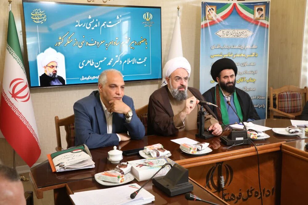 خبرنگاران در خط مقدم امر به معروف و نهی از منکر هستند